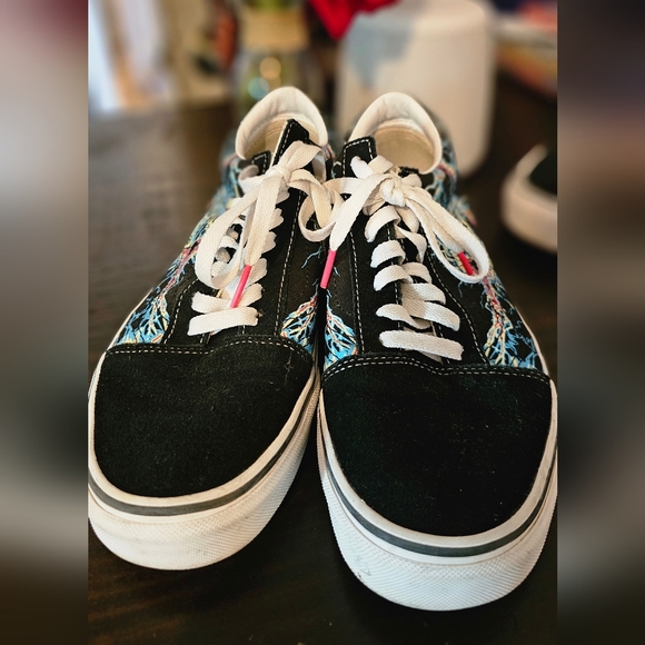 Vans - Picture 2 of 3